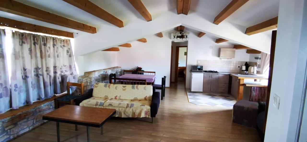 Eti And Mia Holiday Apartments Muntić المظهر الخارجي الصورة
