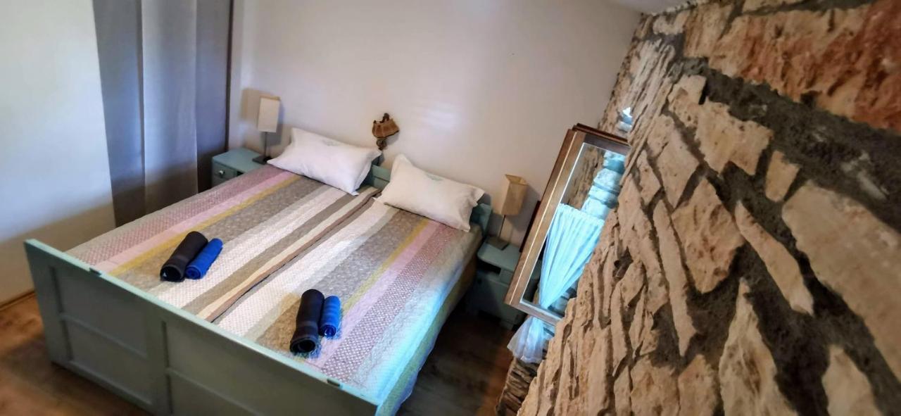 Eti And Mia Holiday Apartments Muntić المظهر الخارجي الصورة