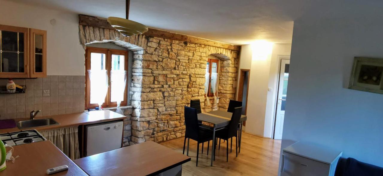 Eti And Mia Holiday Apartments Muntić المظهر الخارجي الصورة